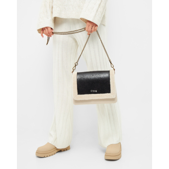 Klapka O bag glam Effetto montone Nero